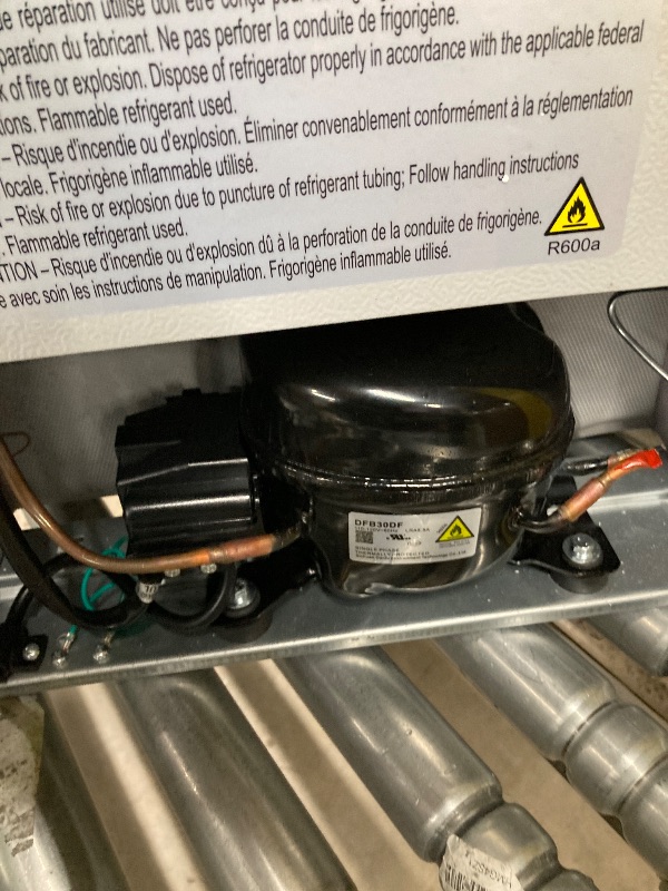 Photo 1 of ***(DAMAGED, SELLING AS IS )***
Sweetcrispy 3.2 Cu.Ft Mini Fridge with Freezer Small Refrigerator Single Door Adjustable Thermostat Energy-efficient Low Noise, Compact Fridge for Bedroom, Office, Dorm (Black)