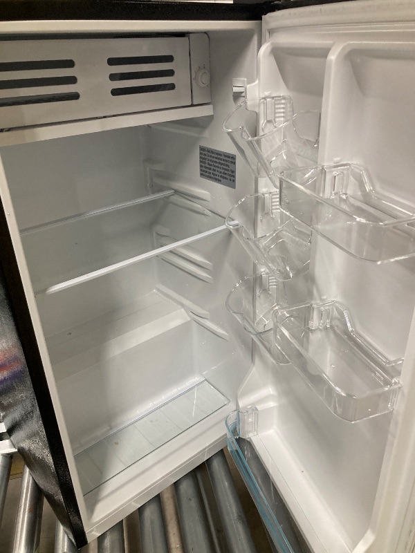 Photo 1 of ***(DAMAGED, SELLING AS IS )***
Sweetcrispy 3.2 Cu.Ft Mini Fridge with Freezer Small Refrigerator Single Door Adjustable Thermostat Energy-efficient Low Noise, Compact Fridge for Bedroom, Office, Dorm (Black)