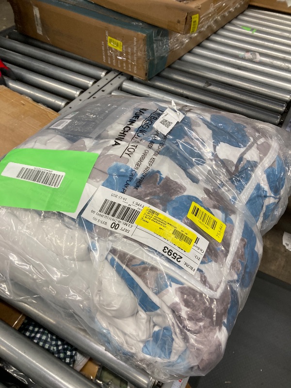 Photo 1 of ***not complet***Regency Heights King Size Comforter Sets, Blue Bed in a Bag King, Botanical Bedding Comforter Set with Bed Sheets and Side Pockets, 9 Pieces