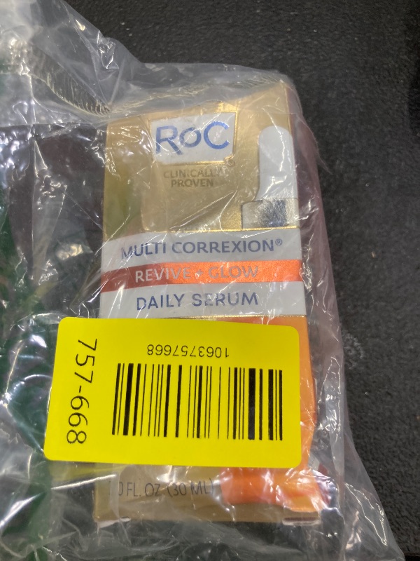 Photo 1 of ****Used****
RoC Multi Correxion Revive + Glow 10% Active Vitamin C Serum for Face, Daily Anti-Aging Wrinkle and Skin Tone Skin Care Treatment, Brightening Serum , 1 Fluid Ounce
