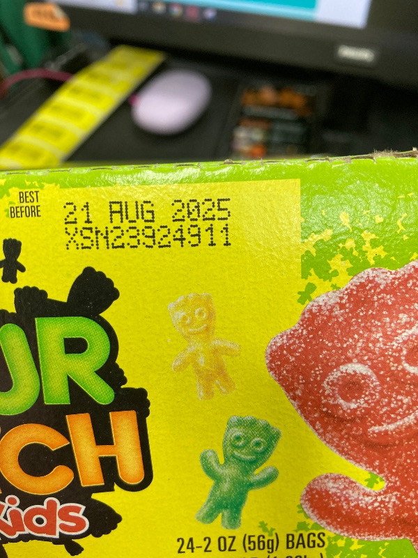 Photo 1 of ******NO RETURN******
SOUR PATCH KIDS Soft & Chewy Candy, Bulk Christmas Candy Stocking Stuffers, 24 - 2 oz Bags