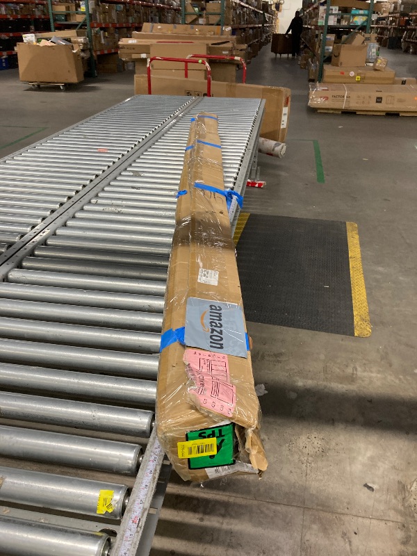 Photo 1 of ***It is used, it is not known if it is missing parts, therefore it is not known if it works 100%.****ANTLUX 8FT LED Shop Light, Ultra Slim LED Wraparound 110W [6-lamp T8 Fluorescent Equiv.], 12500LM, 5000K, Commercial 8 Foot Strip Light, Flush Mount Gara