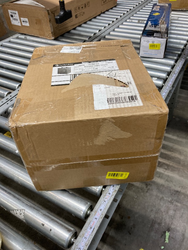 Photo 1 of ***It is used, missing a part, and it is not known if it works 100%.****Comfort Zone CZ290 NEMA 6-30P 4,800-Watt Fan-Forced Industrial Heater, Integrated Thermostat Control, Heavy Gauge Steel, Carry Handle with Rubber Feet and Overheat Protection, Red