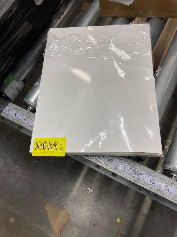 Photo 1 of ***used missing parts****Geelin 36 Pack Sports Keychain Bulk Sport Face Keychain Funny Emotion Wood Printing Gifts for Team Gifts Players Party Favor(Baseball)