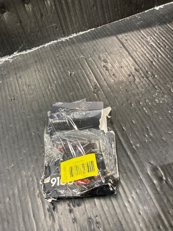 Photo 1 of **It's used; it's unknown if it's missing parts and if it works 100%.***Samsung SSD 9100 PRO 1TB, PCIe 5.0x4 M.2 2280, Seq. Read Speeds Up to 14,800MB/s, Best for AI Computing, Gaming, and Heavy Duty Workstations (MZ VAP1T0B/AM)