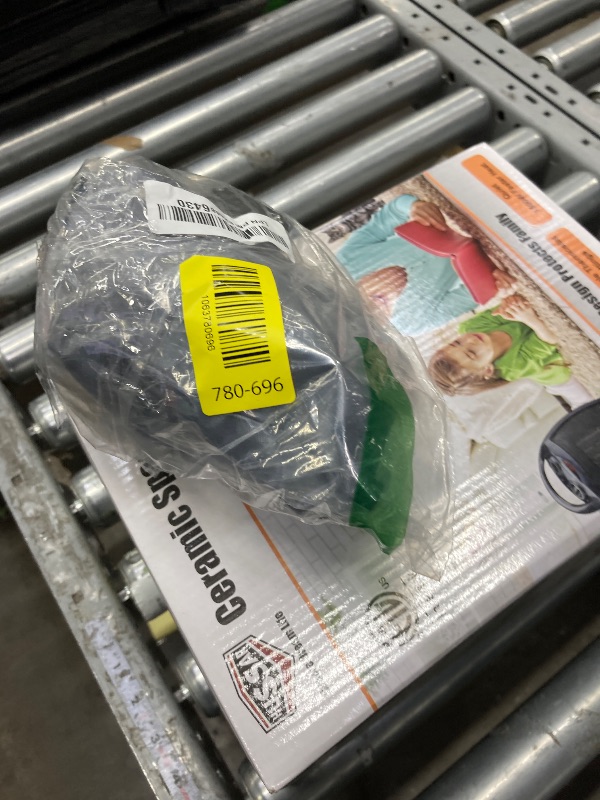 Photo 1 of **It's used; it's unknown if it's missing parts and if it works 100%.****4K Digital Camera for Photography Autofocus, 2024 Latest 48MP Vlogging Camera for YouTube with SD Card, 2 Batteries, 3" 180°Flip Screen Compact Travel Camera for Teens with 16X Zoom,