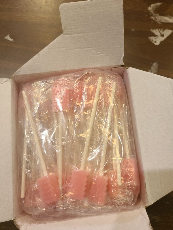 Photo 1 of 100 Pcs Disposable Mouth Swabs Sponge, BVN Oral Swabs, Oral Care Swabs Disposable, Mouth Swabs, Unflavored and Sterile Disposable Dental Swabsticks for Mouth Cleaning, Sawtooth-Shaped Pink.