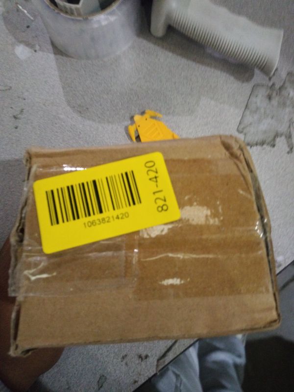 Photo 1 of 24 Pack Tablecloth Weights, Crystal Table Cover Pendant with Metal Clip Clamps, Glass Heavy Teardrop Prisms Table Cloth Hangers for Decoration, Outdoor Picnic, Family Dinner Party