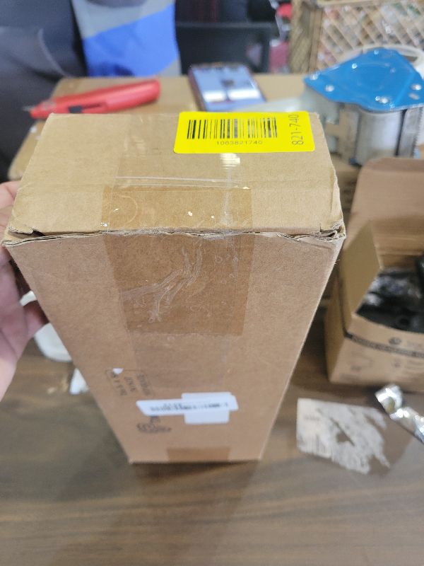 Photo 1 of 100 Pieces Christmas Envelopes Green and Red Envelope with Christmas Tree Snowflake Stickers Self Adhesive Greeting Card Pockets for Holiday Festive Letters Mail Gift Supplies