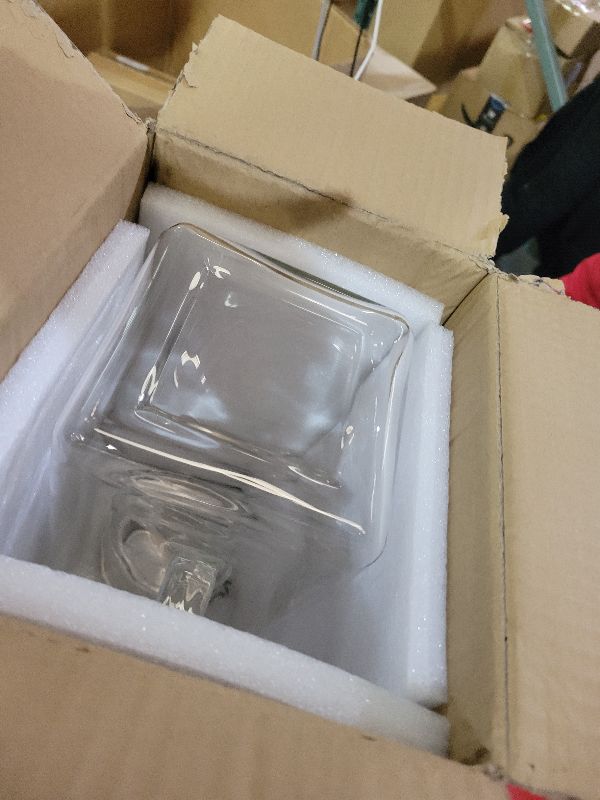 Photo 1 of 1 Gallon Square Glass Pitcher with Lid and Spout, Borosilicate Glass Carafe for Hot/Cold Drink, Water Pitchers with Handle for Fridge, Extra Large Jug for Iced Tea, Coffee, Juice, Beverage