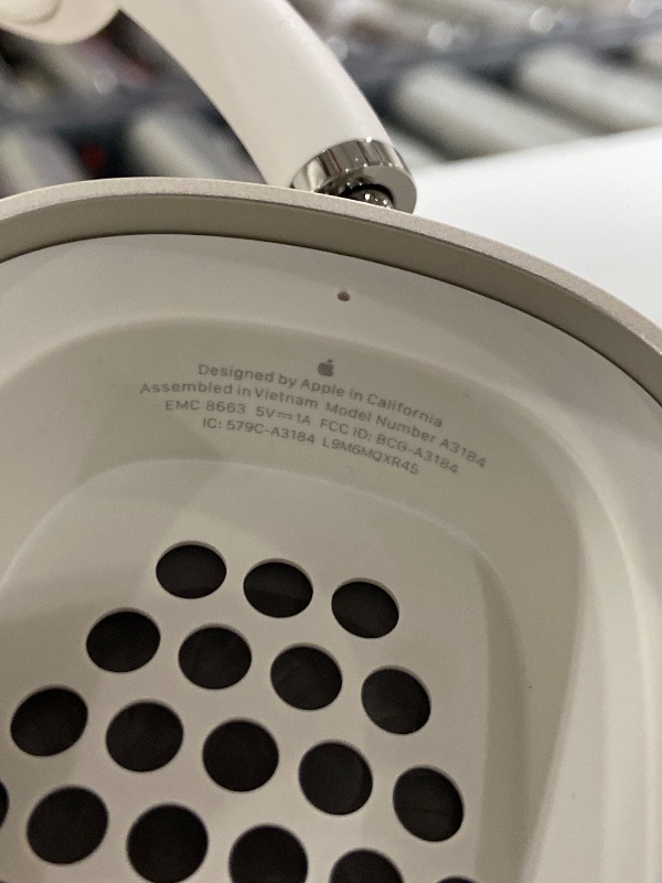 Photo 1 of Apple AirPods Max Wireless Over-Ear Headphones, Pro-Level Active Noise Cancellation, Transparency Mode, Personalized Spatial Audio, USB-C Charging, Bluetooth Headphones for iPhone - Starlight