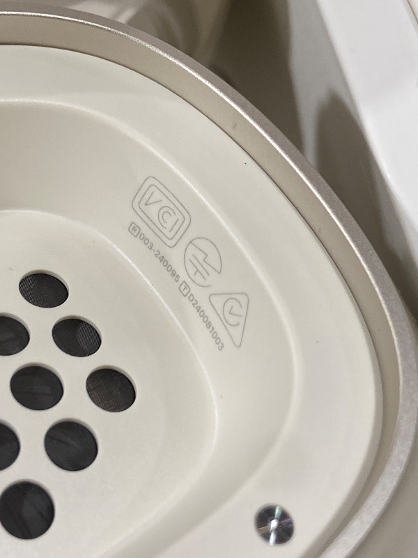 Photo 1 of Apple AirPods Max Wireless Over-Ear Headphones, Pro-Level Active Noise Cancellation, Transparency Mode, Personalized Spatial Audio, USB-C Charging, Bluetooth Headphones for iPhone - Starlight