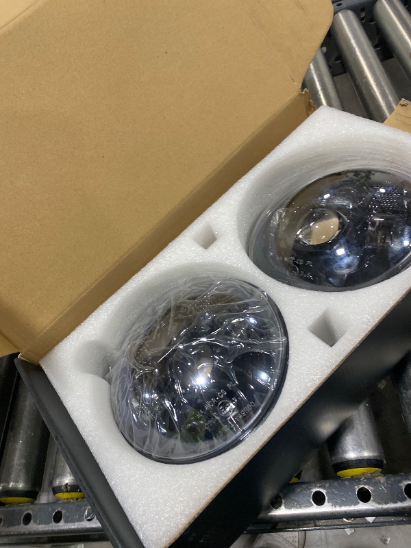 Photo 1 of Hwstar X7 LED Headlights IP67 Waterproof Grade LED 6000K Dot Approved