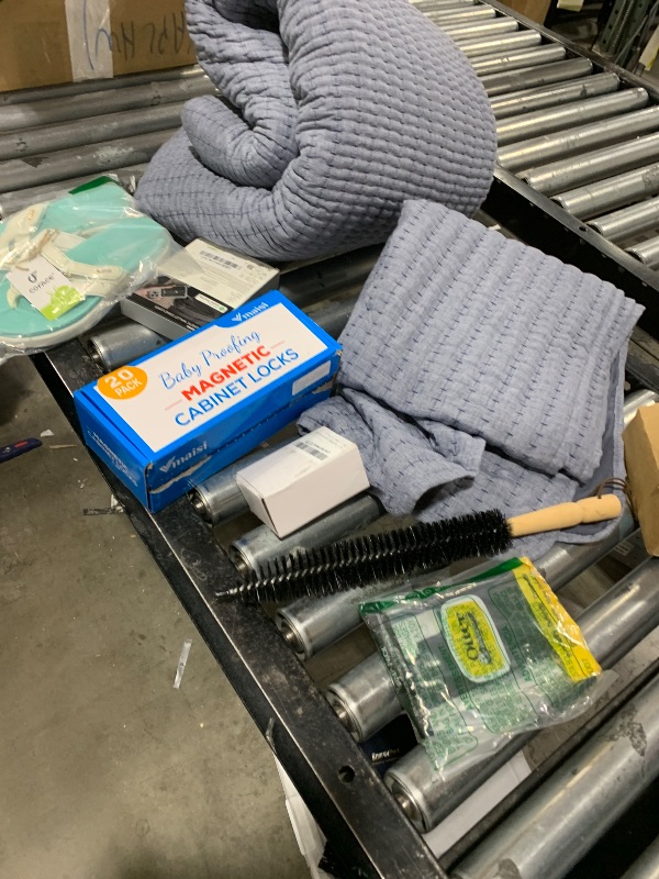 Photo 1 of NELLIS VARIETY SMALL BOX\ SEE NOTES FOR DETAILS