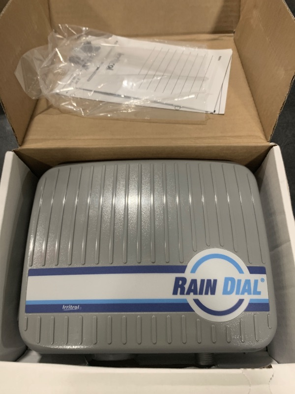 Photo 1 of *****BROKEN DOES NOT WORK*****
Irritrol RD600-EXT-R Rain Dial 6 Station Outdoor Irrigation Controller