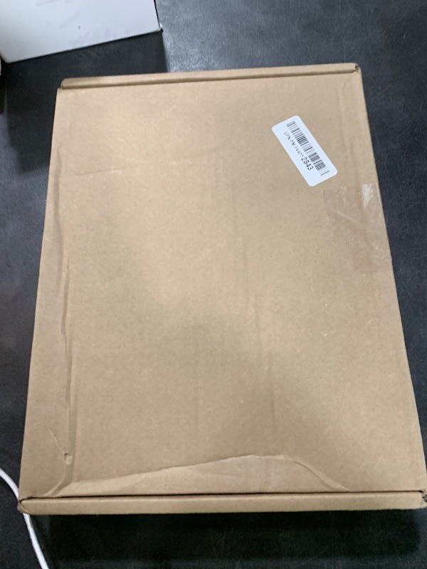 Photo 1 of Apple iPad (10.2-inch, Wi-Fi, 32GB) - Gold (Latest Model, 8th Generation) (Renewed)