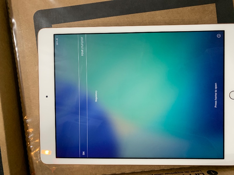 Photo 1 of Apple iPad (10.2-inch, Wi-Fi, 32GB) - Gold (Latest Model, 8th Generation) (Renewed)