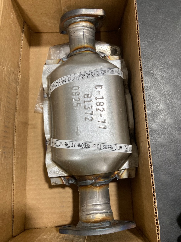 Photo 1 of Walker CalCat CARB 81372 Direct Fit Catalytic Converter for Mazda Miata