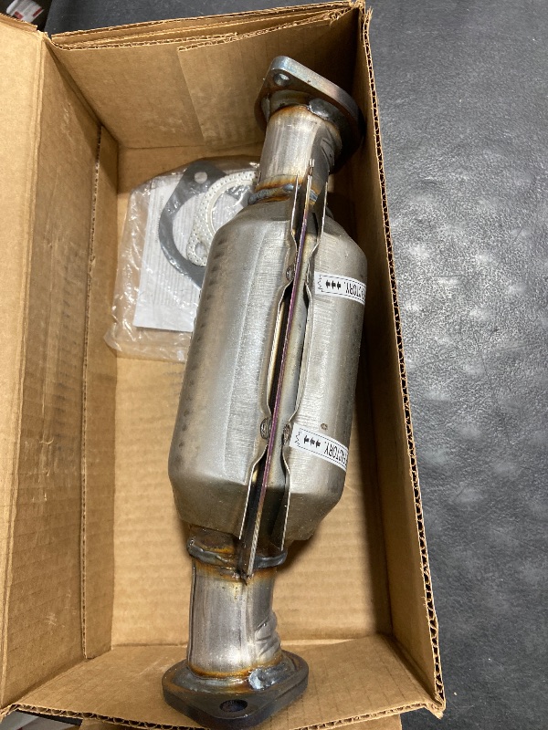 Photo 1 of Walker CalCat CARB 81372 Direct Fit Catalytic Converter for Mazda Miata