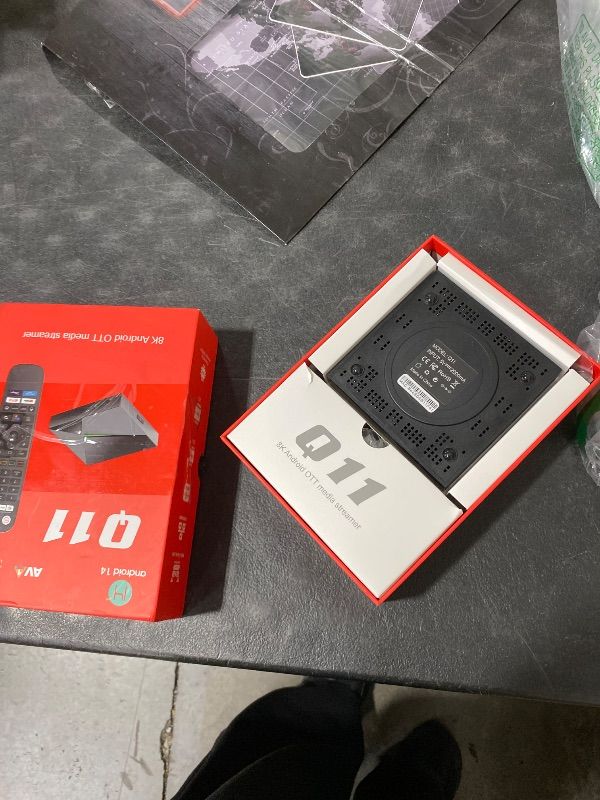Photo 1 of BOXPUT Q11 Android 14 TV Box Amlogic S905X4 64-bit Quad Core 8K Decoding 4K HDR 2.4/5Ghz Dual WiFi 8822CS + 1000M Ethernet TV Box 4GB + 32GB with IRI Voice Remote