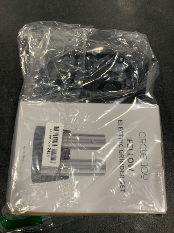 Photo 1 of CIRCLE JOY Electric Salt and Pepper Grinder Set Stainless Steel Spice Grinder Automatic Pepper Mills with Easy-to-Carry Dual Charging Station, White Led Light, and Adjustable Coarseness, Silver