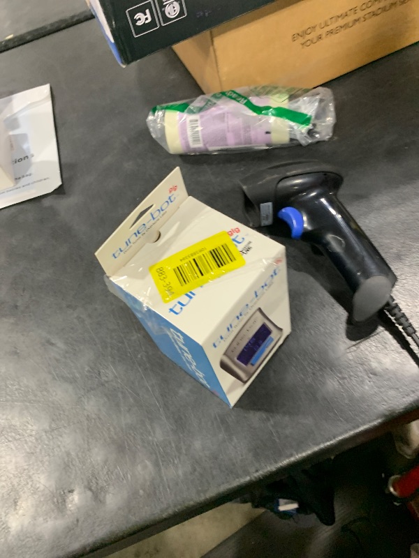 Photo 1 of Tune-Bot Gig Clip-On Digital Drum Tuner with Backlit LCD Display for Acoustic Drums