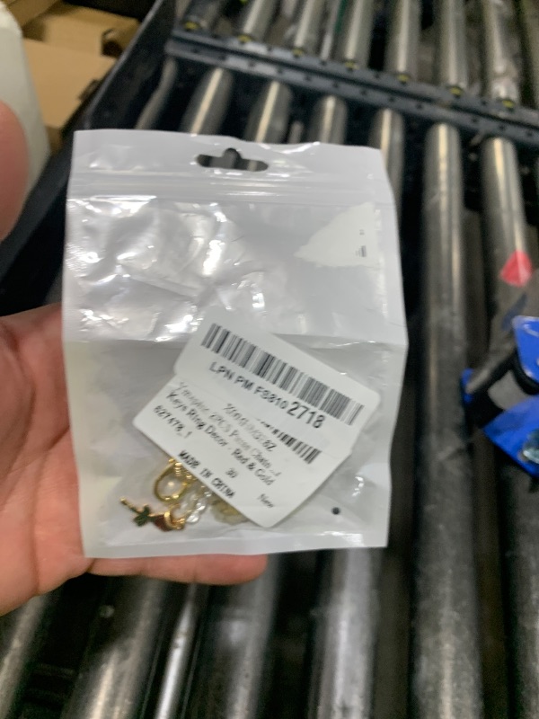 Photo 1 of  2Pcs Rose Keychain Charms,Cute Charms for Purse Matching Keychains for Couples Flower Key Chain Rose Gold Keychain Car Keys Ring Purse Bag Accessories(Red & Black) 