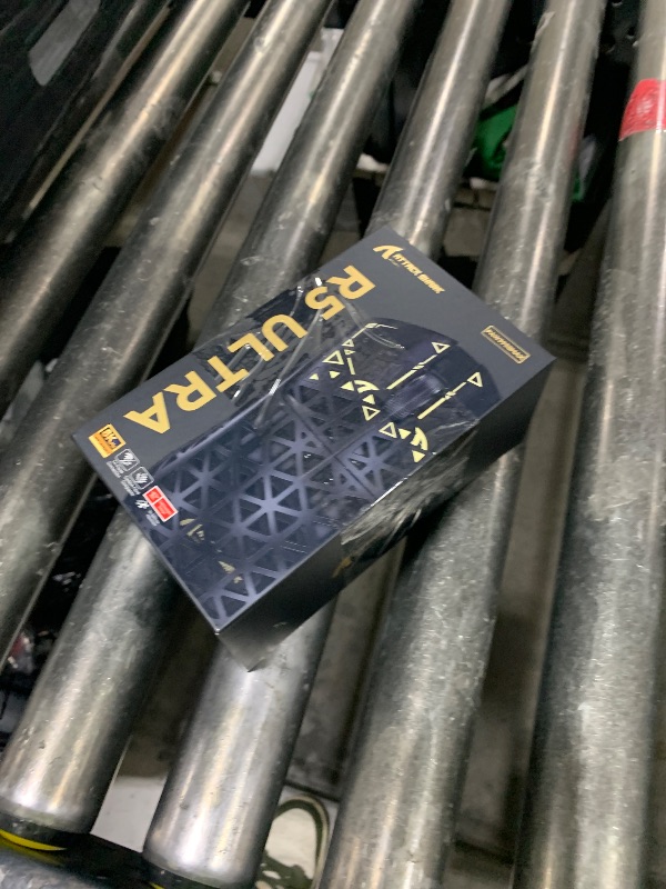 Photo 1 of ATTACK SHARK R5Ultra 8K Carbon Fiber Wireless Gaming Mouse with 42000 DPI -PAW3950 MAX Sensor -39g Ultra-Lightweight-Nordic 52840 MCU Chip-Wired/BT/2.4GHz Wirelss Programmable Mouse for PC/Mac (White)