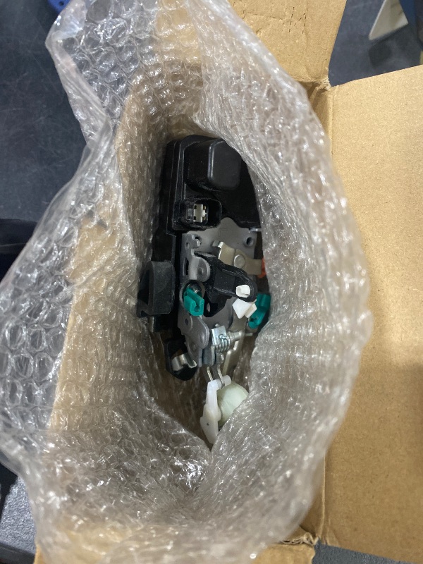 Photo 1 of X AUTOHAUX Replacement Front Left Driver Side Power Door Lock Actuator Motor for Dodge Challenger 2008-2010 Door Latch Actuator Assembly Replace Black