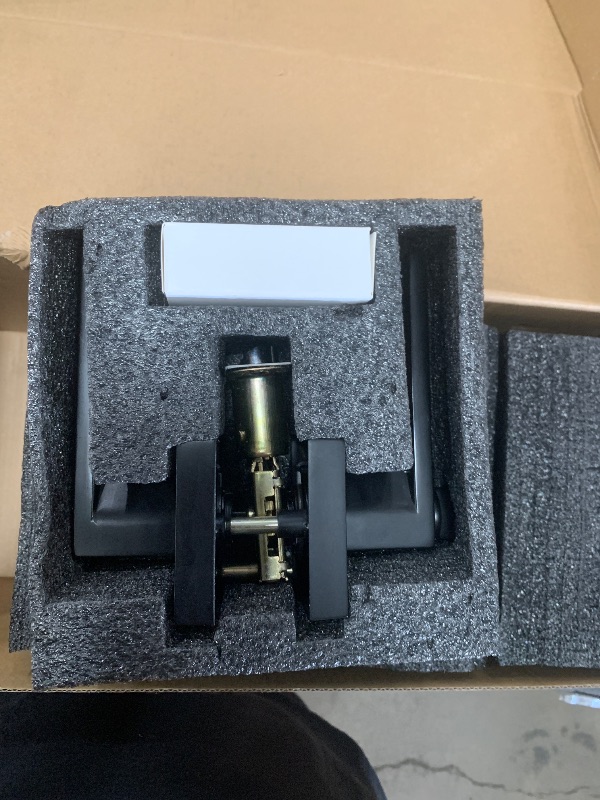 Photo 1 of (unknown keys/parts missing)YYTDZSW Door Handles Interior, Door Knobs Interior, Black Door Handle with Reversible Lever, Keyed Alike Door Lock Sets for Bedroom, 5 Packs Heavy Duty Door Lock Sets, Matte Black