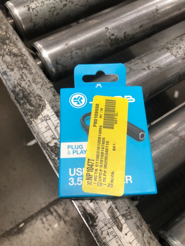 Photo 1 of *BLACK* onn. Lightning to 3.5mm Jack Headphone Adapter
