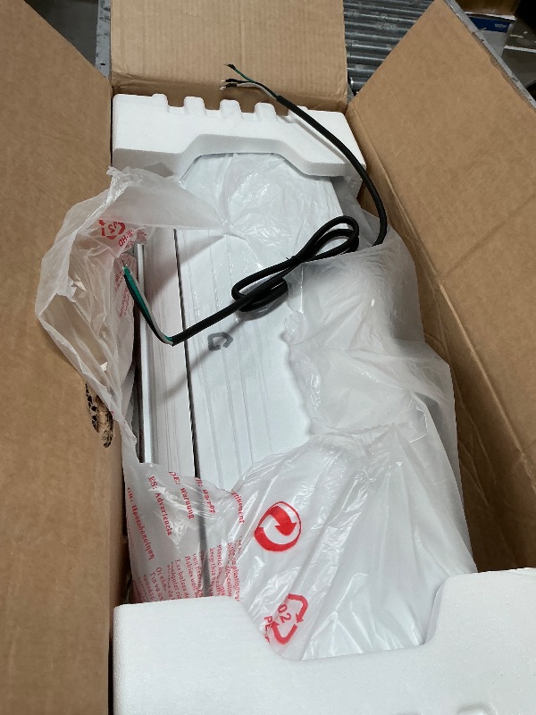 Photo 1 of ***COULD NOT TEST DUE TO PLUG***PARTCIAL SET***

GarveeHome 9000 BTU Mini Split AC/Heating System, 19 SEER2 Inverter 6-in-1 Split System Air Conditioners, Ductless Heat Pump Wall Mount AC Unit Cool Up to 450 Sq. Ft, Installation Kits, 230V