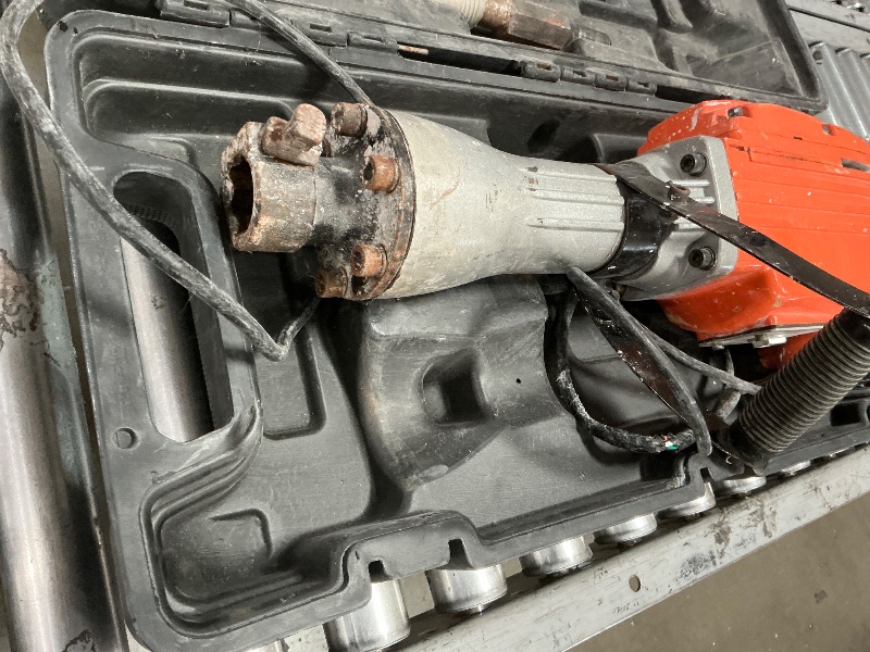 Photo 1 of ****UNTESTED***MAJOR DAMAGE & RUST ****
VEVOR Demolition Jack Hammer, MAX 2200W Electric Jackhammer Heavy Duty, 1350 BPM Concrete Breaker 6pcs Chisels Bit Chipping W/Case