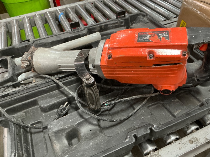 Photo 1 of ****UNTESTED***MAJOR DAMAGE & RUST ****
VEVOR Demolition Jack Hammer, MAX 2200W Electric Jackhammer Heavy Duty, 1350 BPM Concrete Breaker 6pcs Chisels Bit Chipping W/Case