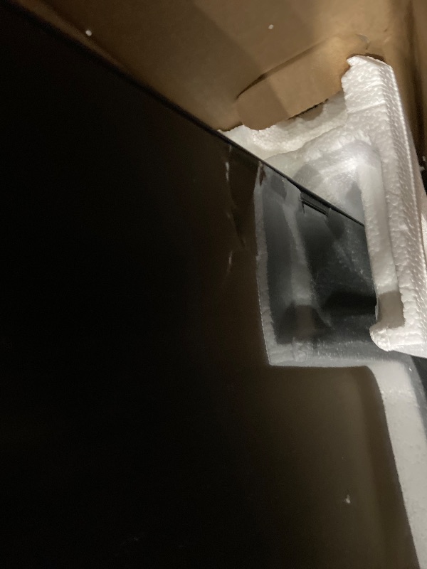 Photo 1 of ****DAMAGED SCREEN****Samsung 70-Inch Class Crystal UHD U8000F 4K Smart TV (2025 Model) Endless Free Content, Crystal Processor 4K, MetalStream Design, Knox Security, Alexa Built-in