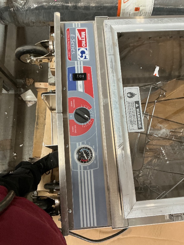 Photo 1 of ***UNABLE TO TEST DUR TO PLUG***
METRO C5 E-Series Non-Insulated Holding and Proofing Cabinet with Adjustable Universal Slides - 24 Food Pan Capacity - Full-Height, Easy-Open, Reversible Door - NSF and UL Listed