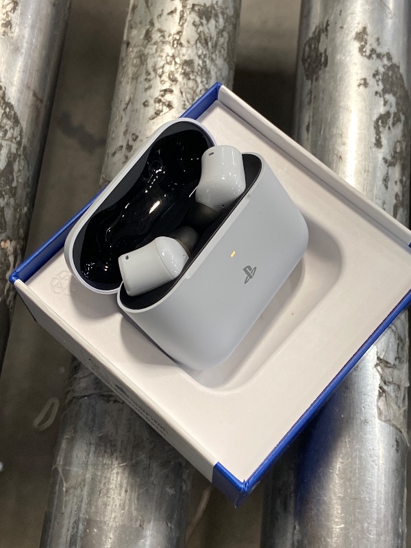 Photo 1 of **MISSING PARTS** Razer Hammerhead HyperSpeed Wireless Multi-Platform Gaming Earbuds for PlayStation 5 / PS5, PC, Mobile: ANC - Noise Cancelling Mic - Bluetooth 5.2 - RGB Chroma - 30 Hr Battery
