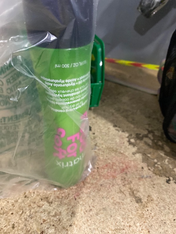 Photo 1 of MATRIX Food For Soft Hydrating Conditioner For Dry and Brittle Damaged Hair - Moisturizes, Softens & Smooths, With Avocado Oil & Hyaluronic Acid, Vegan