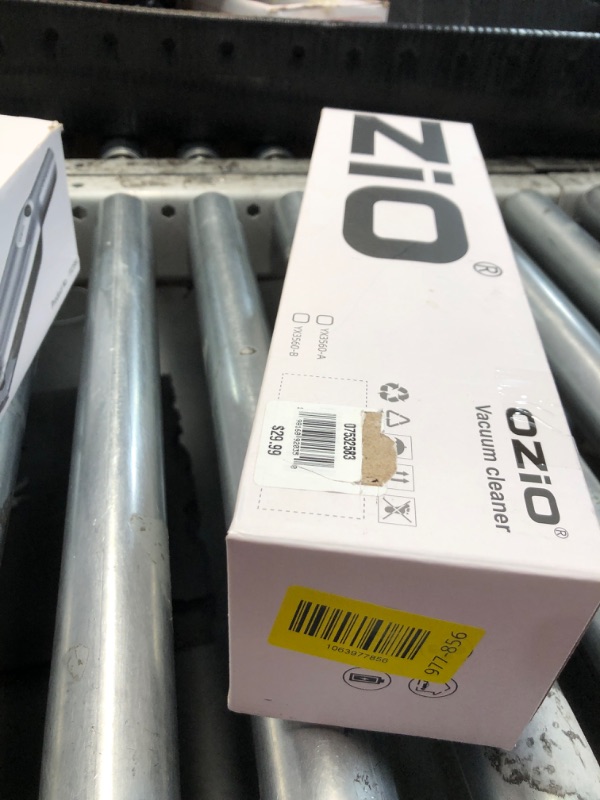 Photo 1 of *******Broken hoes****** OZIO Handheld Car Cordless Rechargeable Vacuum Cleaner