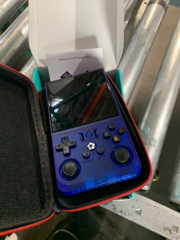Photo 1 of ?R36MAX 4000mAh Portable Rechargeable Handheld Retro Game Console,Comfort Non-Slip Handheld Standing Retro Game Console with 64G TF Car,4.0-inch Screen,for Office,Blue