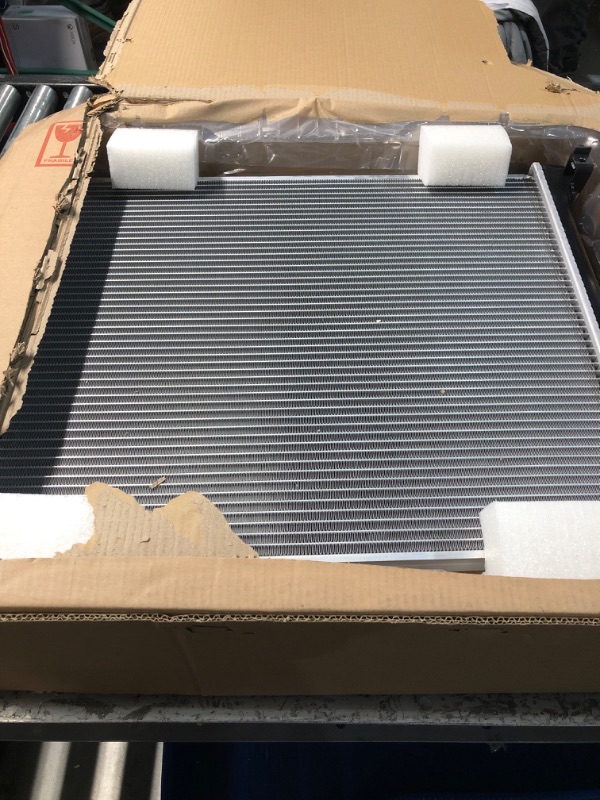 Photo 1 of ****STOCK PHOTO REFERENCE ONLY***TRQ Radiator 2 Row Aluminum Core 25.63 Inch Core Compatible with 2000-2002 Land Rover Discovery V8 4.0L 2003-2004 Discovery V8 4.6L