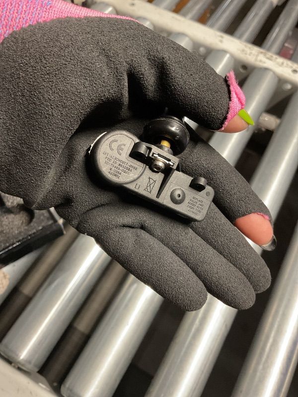 Photo 1 of ***STOCK PHOTO FOR REFERENCE ONLY***TPMS Sensor,GM 315Mhz Tire Pressure Monitoring Sensor Compatible for Chevy Silverado GMC Cadillac Buick Pontiac Saturn Hummber Saab Replace#13598771 13598772 13586335 13581558 4 Pack