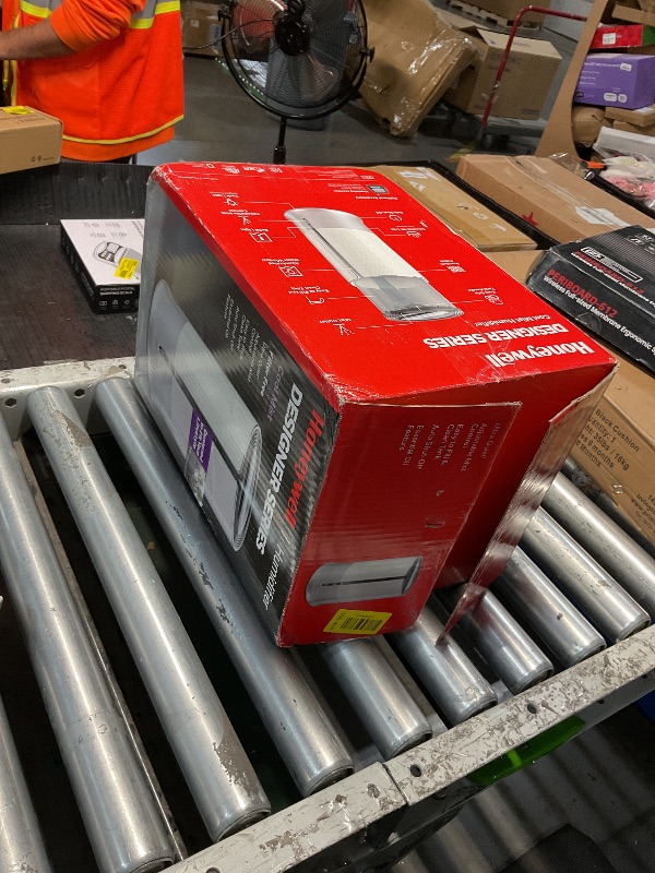 Photo 1 of ***DAMAGED - SEE NOTES/PICTURES*** Honeywell Designer Series Cool Mist Humidifier, Room Humidifiers, White