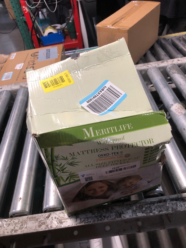 Photo 1 of ***MAJOR DAMAGE SOME BROKEN AND SOME MISSING***
Gejoy 12 Pcs Dual Dipping Sauce Bowls Soy Sauce Dish Bowls Two Compartments Party Trays Divided Fondue Plates for Restaurant Kitchen Sushi Soy (White)