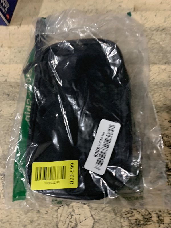 Photo 1 of Accessories bag