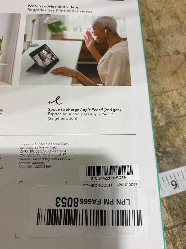 Photo 1 of See notes****Logitech Combo Touch iPad Pro 12.9-inch (5th, 6th gen - 2021, 2022) Keyboard Case - Detachable Backlit Keyboard with Kickstand, Click-Anywhere Trackpad, Smart Connector - Oxford Gray; USA Layout