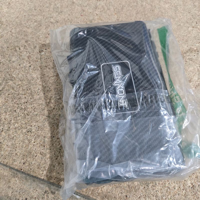 Photo 1 of SEMKONT Cigar Humidor, Portable Travel Cigar Box, Double Cigar Humidor with Separate Storage for Cigar Accessories, Cigar Travel Case with Cigar Lighter(No Butane), Holds 5 Cigars (Carbon Fiber)