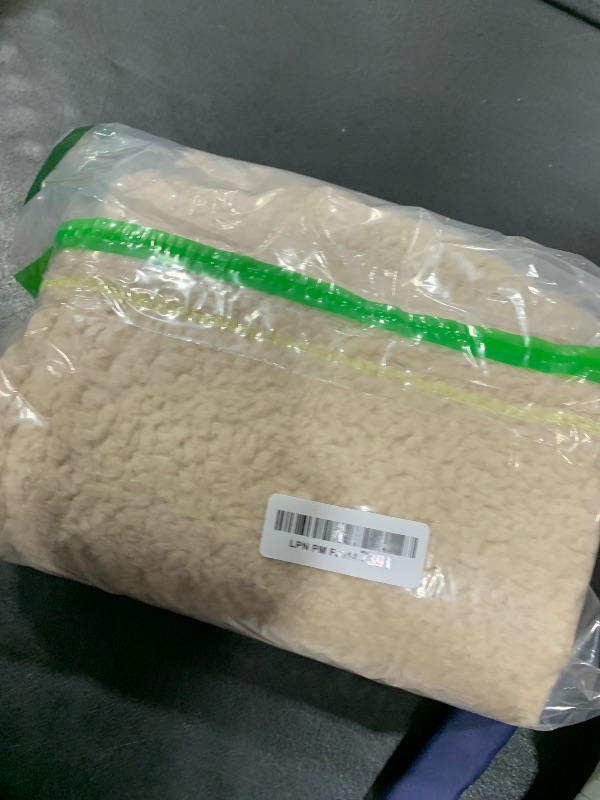 Photo 1 of 1 Pack 3 Calming Blankets Fluffy Premium Fleece Pet Blanket Soft Sherpa Throw for Dog Puppy Cat Beige Medium (30" x20'')