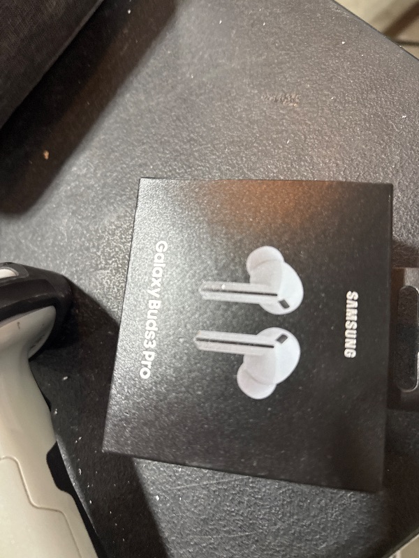 Photo 1 of Samsung Galaxy Buds 3 Pro AI True Wireless Bluetooth Earbuds, Noise Cancelling, Sound Optimization, Redesigned Comfort Fit, White [US Version, Amazon Exclusive,