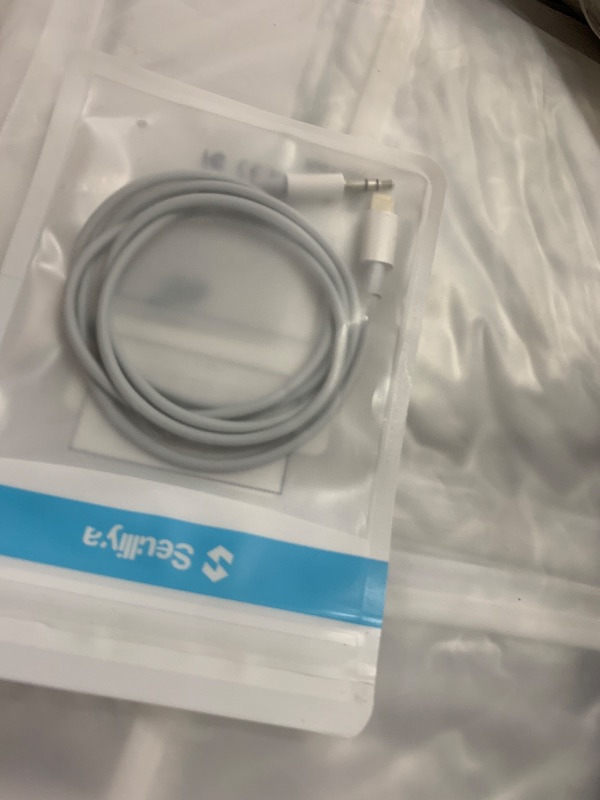 Photo 1 of (Apple MFi Certified) iPhone AUX Cord,Lightning to 1/8 Inch Audio Cable,3.3ft, Headphone Jack Adapter Male Aux Stereo Audio Cable Compatible for iPhone 14/13/12/11/XR/X/8/7 (White)